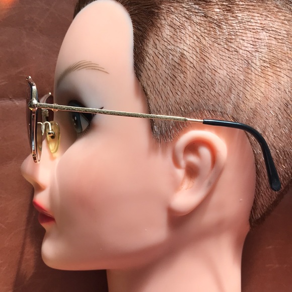 Paloma Picasso sunglass frames in gold and black. Add your own lenses! Prescript - Picture 4 of 11